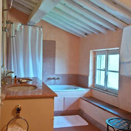 La Querce Sleeps 8 Wifi